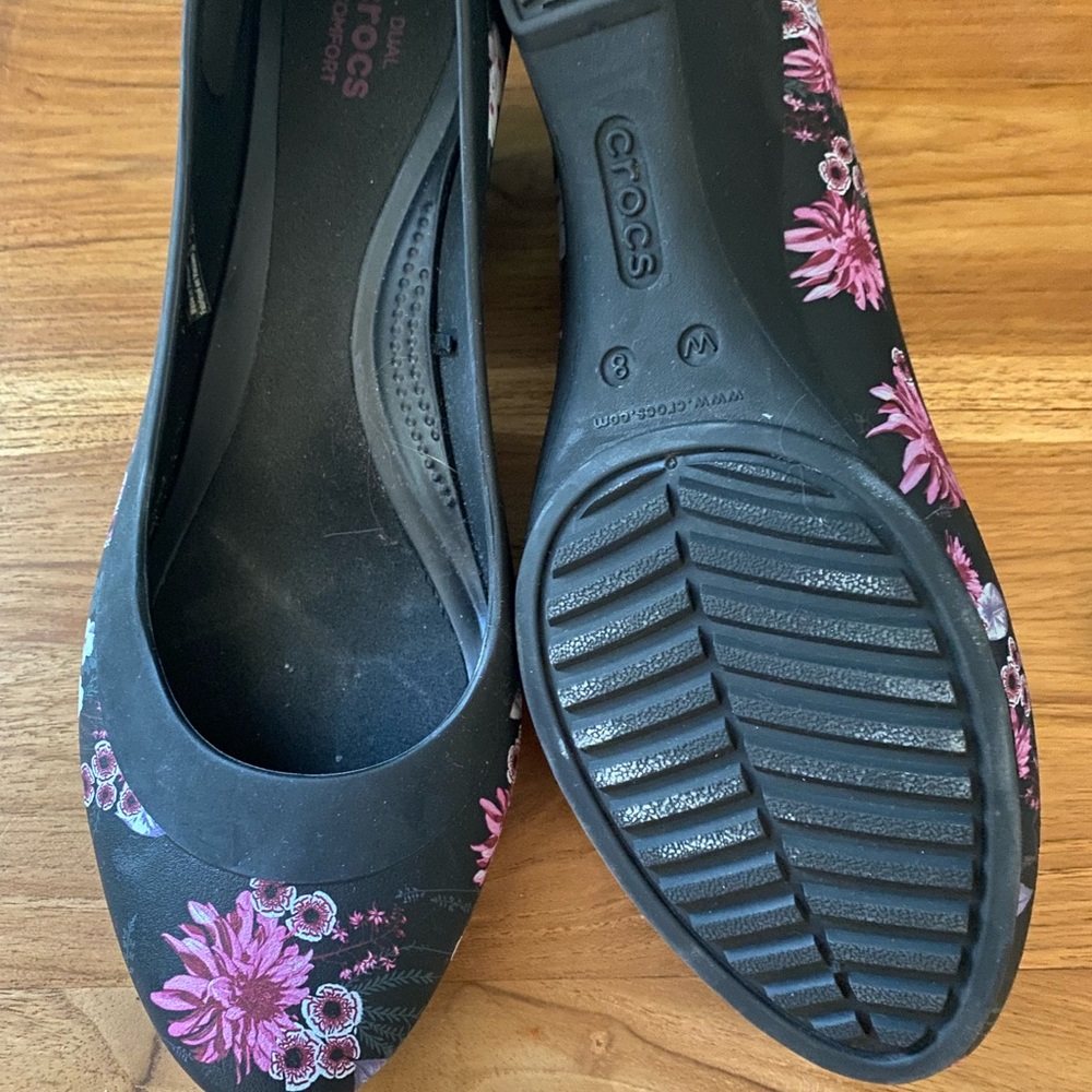 Floral Crocs - Picture 2 of 3